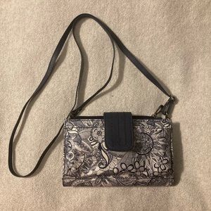 Sakroots Crossbody Phone wallet, navy blue